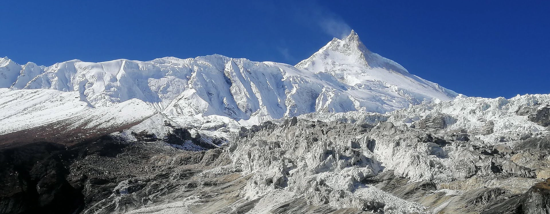 Snowy Pass - Manaslu Larkya Pass Trekking